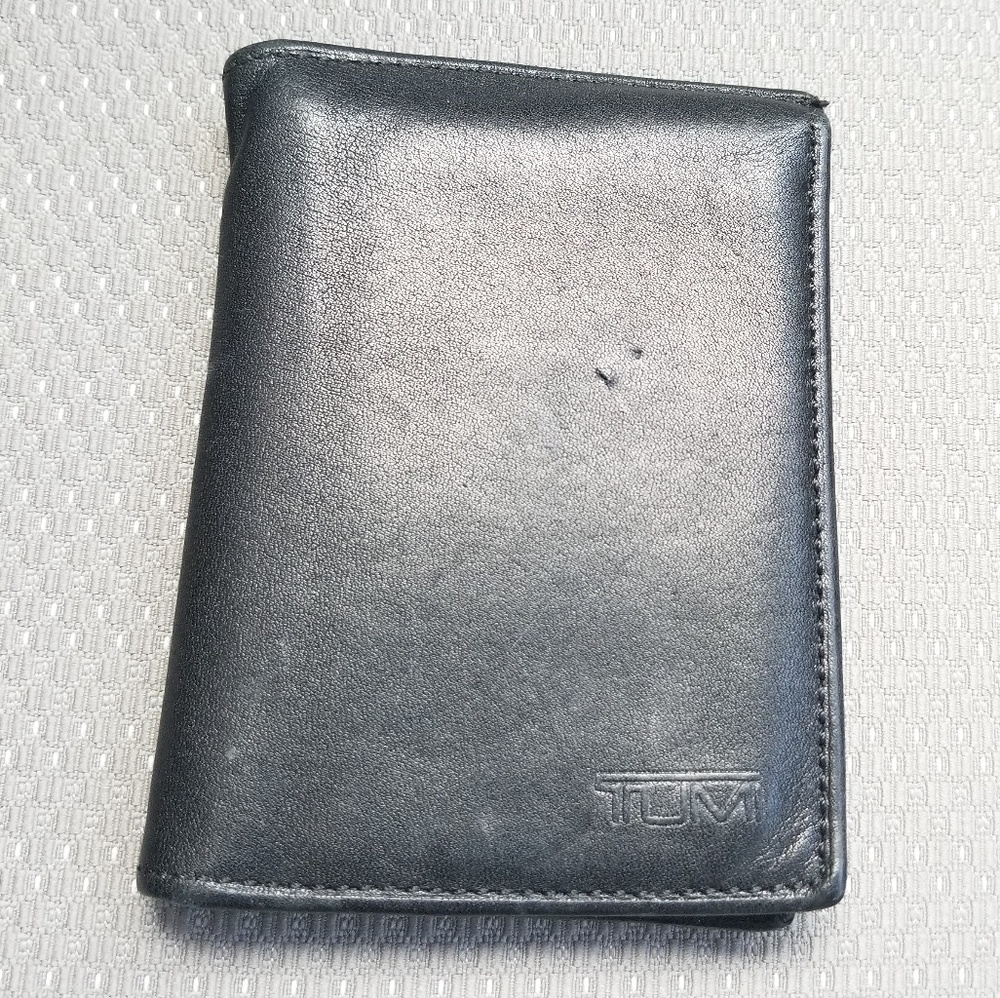 TUMI leather Wallet Black Card Case